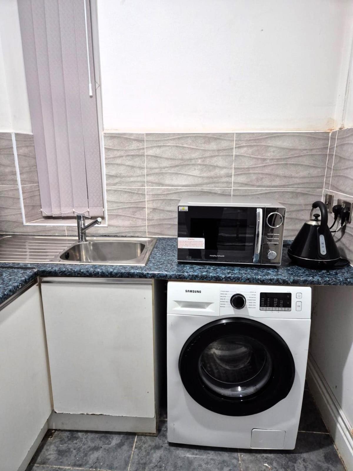 Affordably Elegant Apartments Close To Coop Live, Etihad Stadium And Manchester City Centre 외부 사진